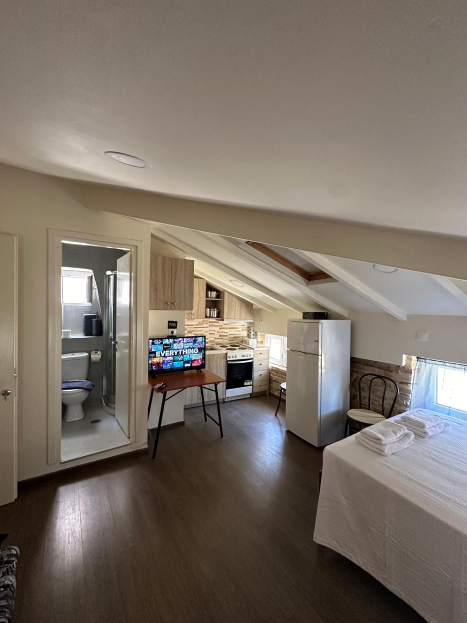 Q In Corfu Town Apartment *